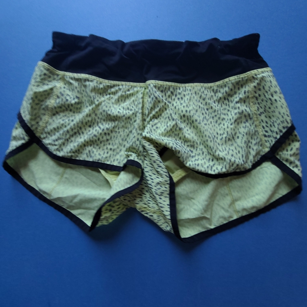 Lululemon Running Shorts Yellow/Black Lined Woman Sz 4